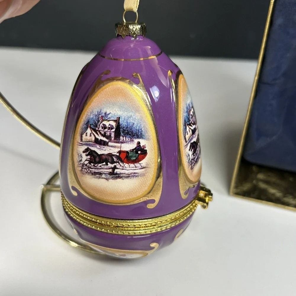 Vintage Mr. Christmas Porcelain Egg Musical Ornament Trinket Box Works‎
